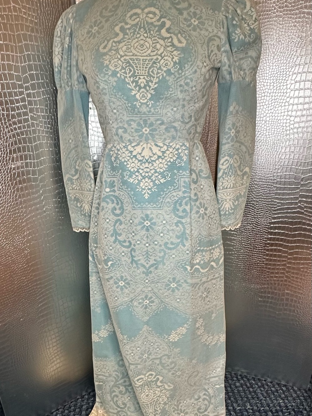 Vintage Style Tea Gown Turquoise White Lace Overlay & Faux Pearl Buttons - Picture 16 of 16